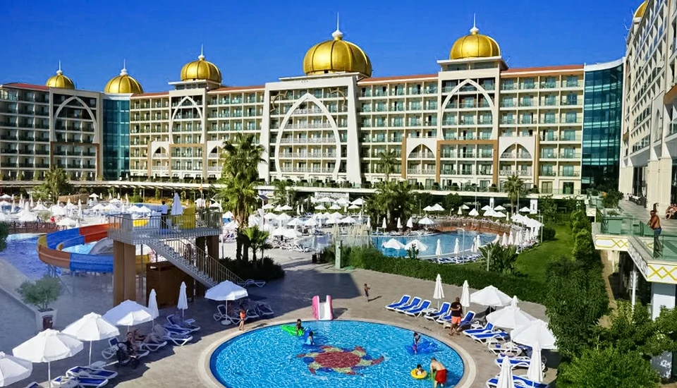 زافیرا دلوکس ریزورت و اسپا